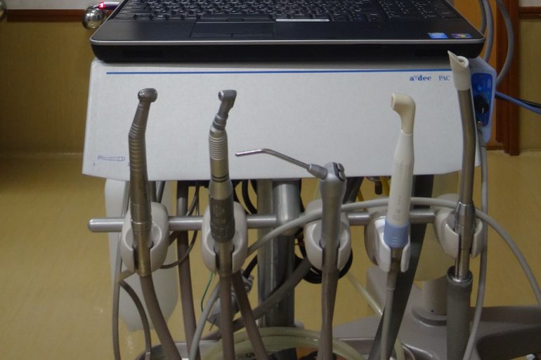 歯科用ユニット